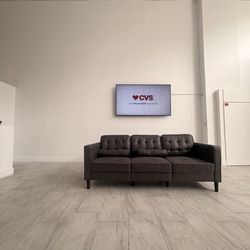 Angeles Medical Clinic - Waiting Area