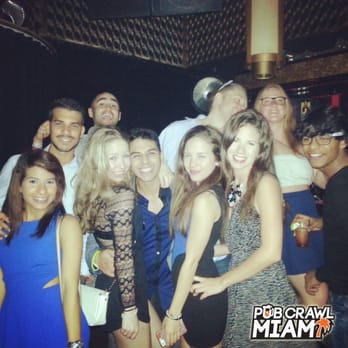 Pub Crawl Miami - a group of people posing for a picture - Bar Crawl Near Me - Miami Beach, Florida Pub Crawl Miami - a group of people posing for a picture - Bar Crawl Near Me - Miami Beach, Florida