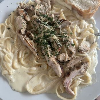 Bozos Too - Blackened chicken Alfredo - Seafood Near Me - Pascagoula, Mississippi
