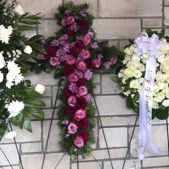 American Flowergift - What I received. Definitely not anywhere close to what I ordered. - Florists Near Me - Clarksville, Tennessee