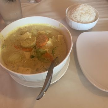 Bunn Thai Bistro - Yellow curry (vegetarian) - Thai Near Me - Grover Beach, California