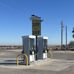 Farmers Convenience Store