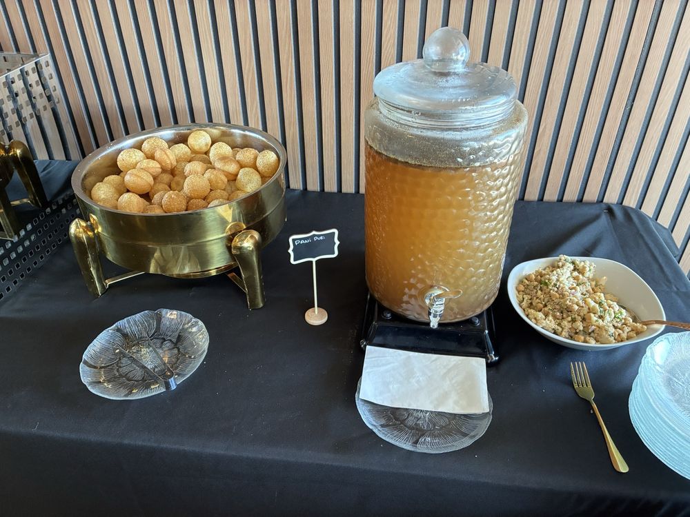 Bharawan Da Dhaba Logo