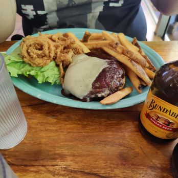 Tower Cafe - Breakfast & Brunch Near Me - Sacramento, California