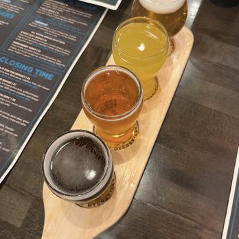 7 Hills West - Beer flight - Arcades Near Me - Dyersville, Iowa