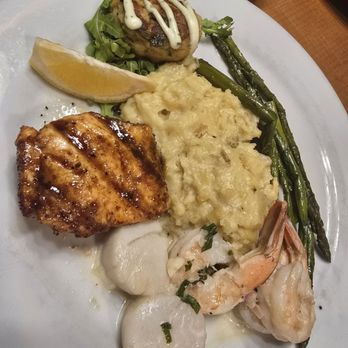 Kokopelli Grill - Combo meal with salmon, scallops, shrimp, crab cake - Seafood Near Me - Port Angeles, Washington Kokopelli Grill - Combo meal with salmon, scallops, shrimp, crab cake - Seafood Near Me - Port Angeles, Washington