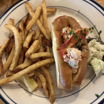 The Mariner - Hot Lobster Roll ($32) - Seafood Near Me - Mystic, Connecticut
