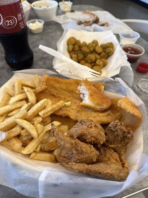 Harold’s Chicken by null