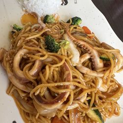 Sakura Teriyaki & Sushi - Calamari Yakisoba