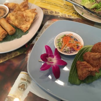 Siam Bistro - Sampler and curry puffs. - Thai Near Me - Miami, Florida