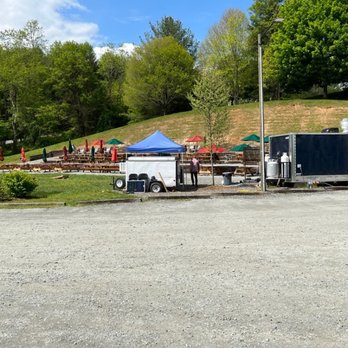 Booneshine Brewing - Outdoor Area With Food truck - Breweries Near Me - Boone, North Carolina Booneshine Brewing - Outdoor Area With Food truck - Breweries Near Me - Boone, North Carolina
