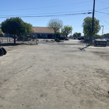 Carlos' Tire Shop - Very bad service do not come and likes to scam people - Tires Near Me - Los Banos, California Carlos' Tire Shop - Very bad service do not come and likes to scam people - Tires Near Me - Los Banos, California