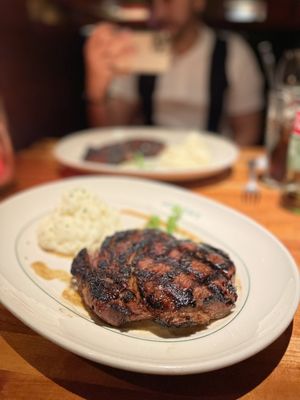 Houston's by null