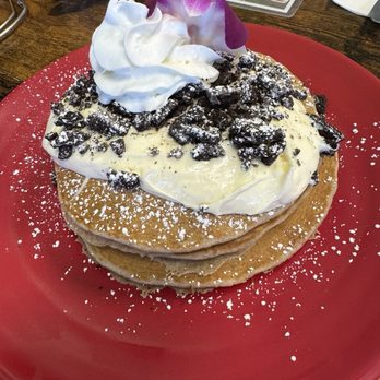 Guieb Cafe - Oreo Cheesecake Pancakes - New American Near Me - Honolulu, Hawaii