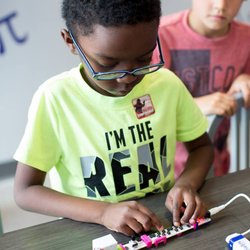 Zaniac - Jersey City - Tinkering, learning how circuits work