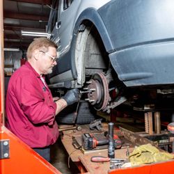 Lutter's Elmbrook Automotive - Brakes
