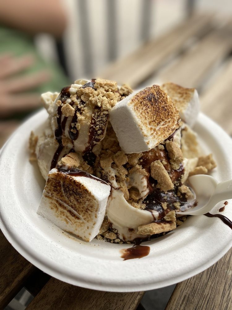 Shug's Soda Fountain + Ice Cream