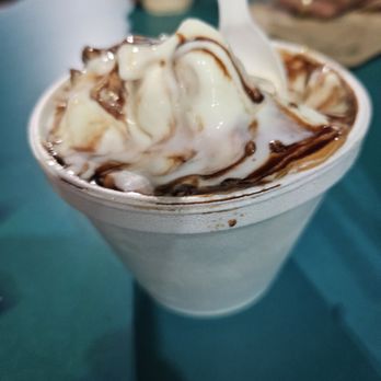 Jones' Shakes - Turtle sundae - Juice Bars & Smoothies Near Me - Pensacola, Florida