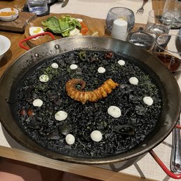 Black rice and octopus