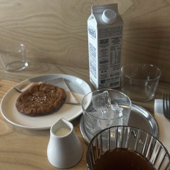 Barnum Roma | Specialty Coffee. Bakery & Brunch Place - cold brew and chocolate chip cookie - Breakfast & Brunch Near Me - Rome, RM Barnum Roma | Specialty Coffee. Bakery & Brunch Place - cold brew and chocolate chip cookie - Breakfast & Brunch Near Me - Rome, RM