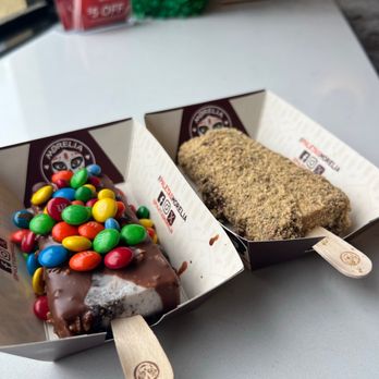Morelia Gourmet Paletas - OREO Cookies & Cream Chocolate Hazelnut Cookies & Cream - Desserts Near Me - Hoboken, New Jersey