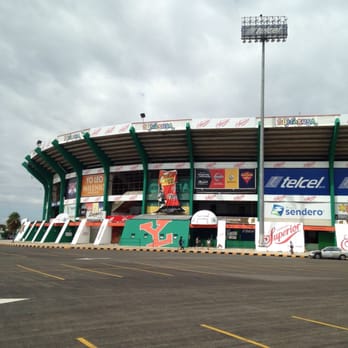 Estadio Kukulcán - Fachada del Estadio. Está un poco feo que tenga tanta publicidad :( - Stadiums & Arenas Near Me - Mérida, YUC Estadio Kukulcán - Fachada del Estadio. Está un poco feo que tenga tanta publicidad :( - Stadiums & Arenas Near Me - Mérida, YUC