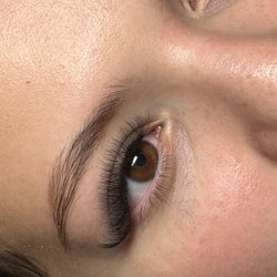 The Beauty Room Esthetics - Hybrid lash extensions