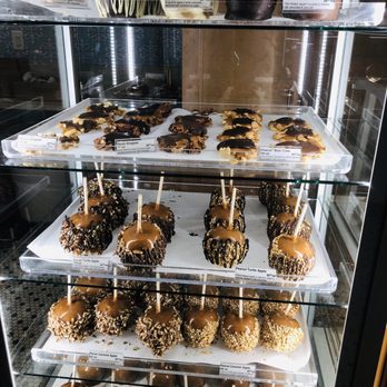 Kilwins Ice Cream - Chocolate - Fudge - Chocolatiers & Shops Near Me - Williamsburg, Virginia
