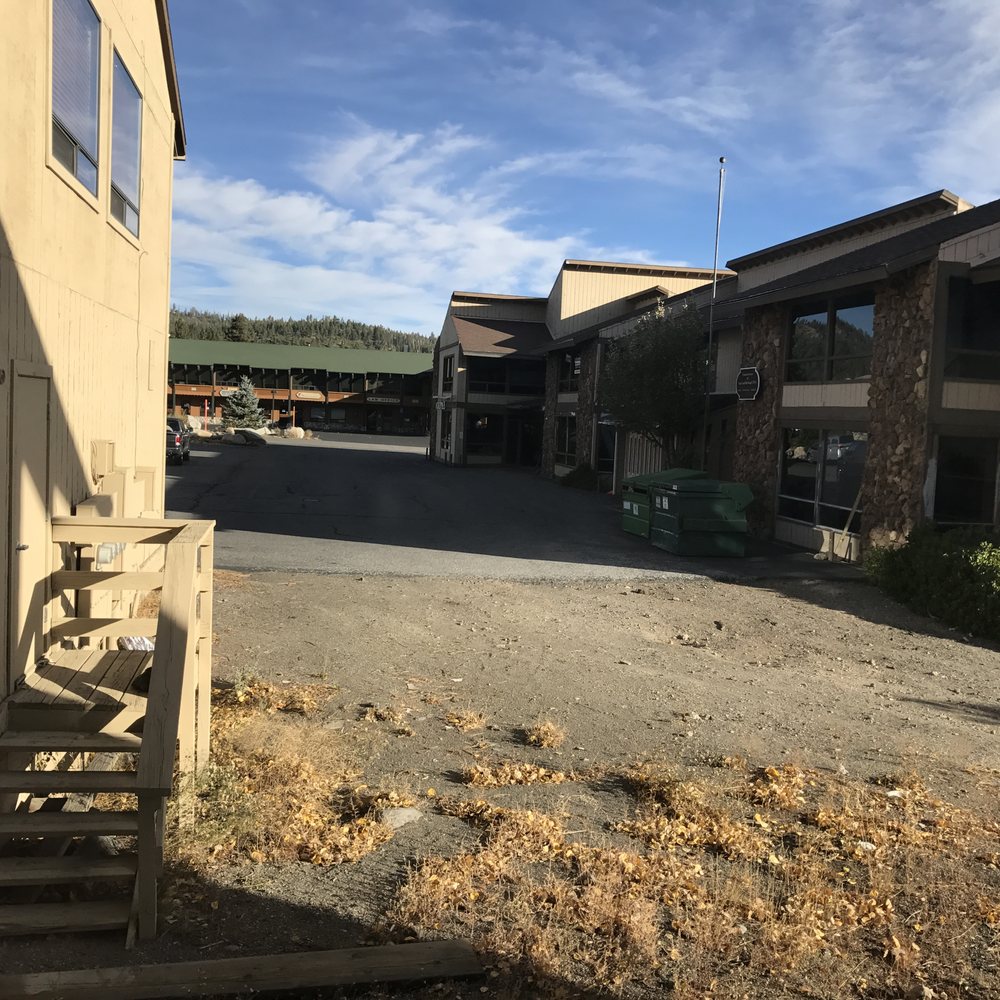 Mammoth Creek Inn - Our view - Ski Resorts Near Me - Mammoth Lakes, California Mammoth Creek Inn - Our view - Ski Resorts Near Me - Mammoth Lakes, California