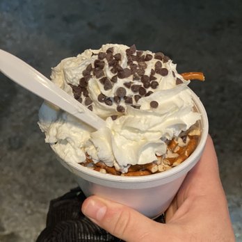 Scoops - Twix Remix - Ice Cream & Frozen Yogurt Near Me - Conshohocken, Pennsylvania