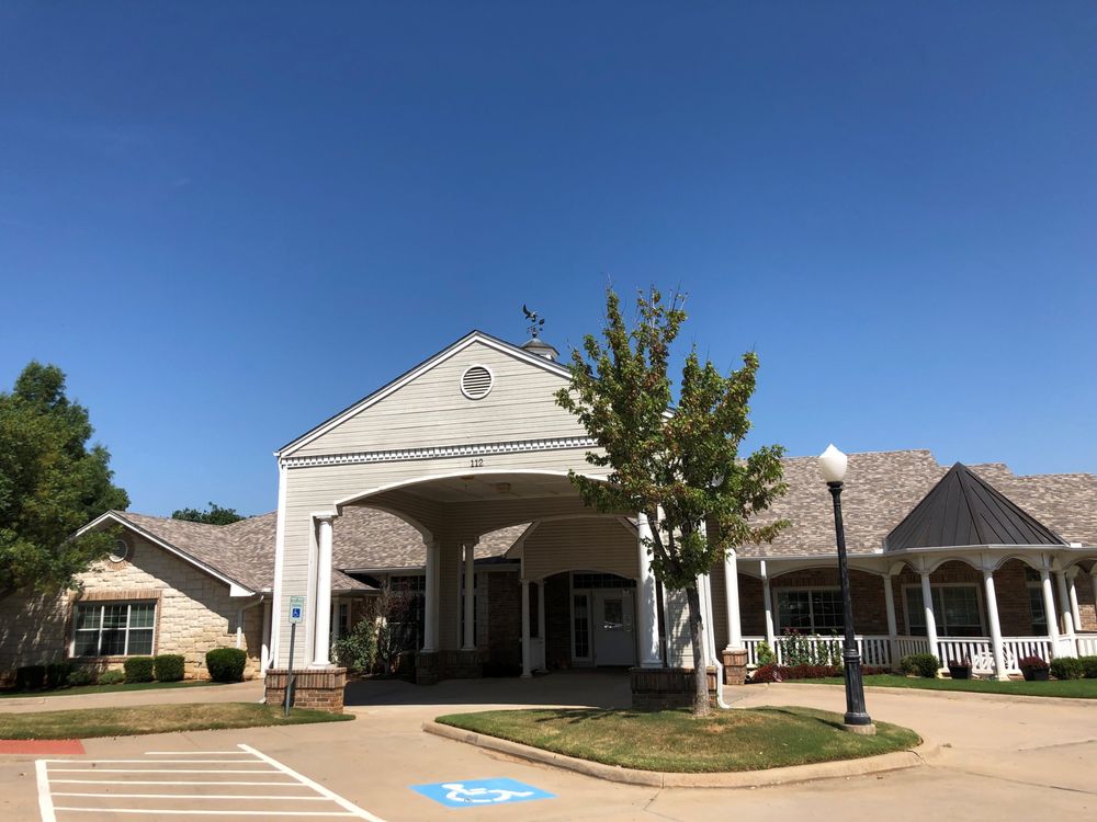 RAMBLING OAKS COURTYARD EXTENSIVE CARE COMMUNITY Updated August 2024