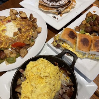 Stax Cafe - Taylor Street Frittata, Lumberjack Skillet, Mini Egg Sandwiches, Chocolate Chip Bacon Pancakes - Breakfast & Brunch Near Me - Chicago, Illinois
