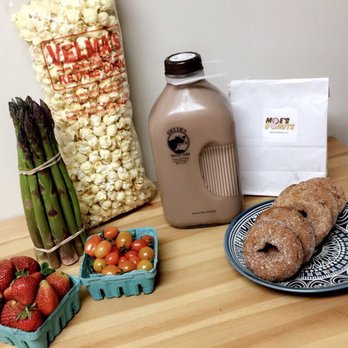Forest Park Farmer's Market - Strawberries, cherry tomatoes, asparagus, kettle corn, chocolate milk & cider donuts - Farmers Market Near Me
