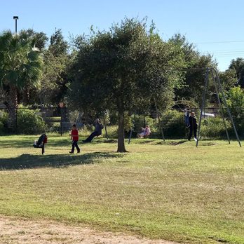 Flournoy Park - Swing - Parks Near Me - Beeville, Texas