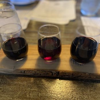Sundae Cafe - Red wine flight - Seafood Near Me - Tybee Island, Georgia