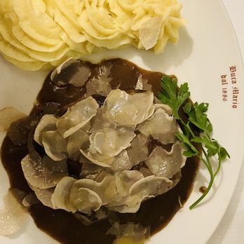 Buca Mario - Beef fillet with fresh truffles and mashed potatoes - Tuscan Near Me - Florence, FI