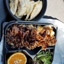 WaBa plate and dumplings WaBa plate and dumplings