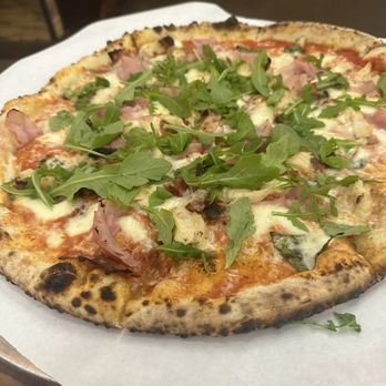 Pizzeria Lucca - Pizza with Prosciutto Cotto, arugula, and chicken - Pizza Near Me - Roswell, Georgia Pizzeria Lucca - Pizza with Prosciutto Cotto, arugula, and chicken - Pizza Near Me - Roswell, Georgia