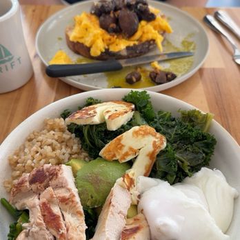 Drift Cafe - Scrambled egg toast and breakfast brain bowl with chicken - Coffee & Tea Near Me - Raleigh, North Carolina