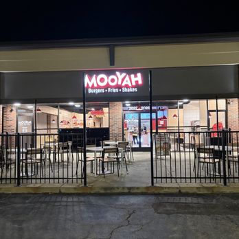 MOOYAH Burgers, Fries & Shakes - Exterior view - Juice Bars & Smoothies Near Me - O'Fallon, Missouri MOOYAH Burgers, Fries & Shakes - Exterior view - Juice Bars & Smoothies Near Me - O'Fallon, Missouri