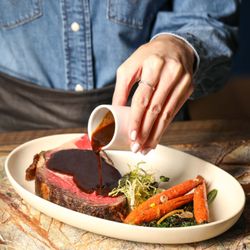 Cattlemen's Bar - Prime Rib Special