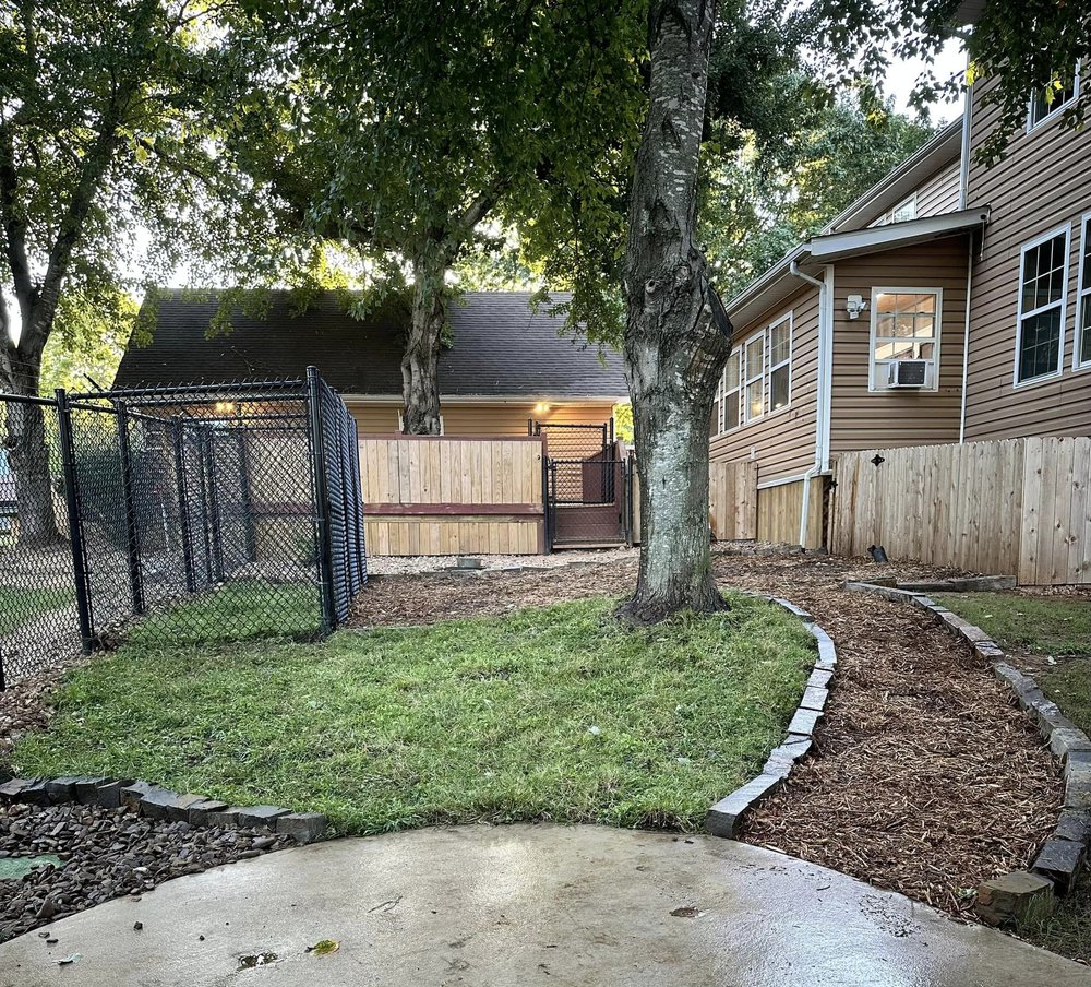 Rover Oaks - pet boarding facility in Fayetteville, AR