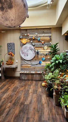 Cafe Bench | Crêpe Flushing by null