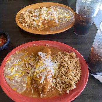 El Toro Bronco - Top Combo Plate with 2 Shrimp Enchiladas Bottom Plate with Chile Relleno on shredded chicken, both served with rice and beans - Mexican Near Me - Lompoc, California