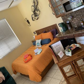 Perfect Clean Janitorial Services - Bedroom area perfect placement of bed linens and spotless floors. - Home Cleaning Near Me - Victorville, California Perfect Clean Janitorial Services - Bedroom area perfect placement of bed linens and spotless floors. - Home Cleaning Near Me - Victorville, California