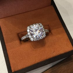 Emerald Lady Jewelry