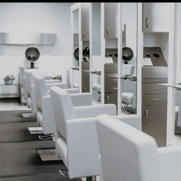 Super sexy stylish salon.