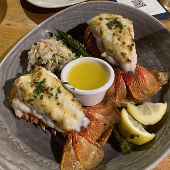 Duke's La Jolla - Lobster with jasmine rice and asparagus - New American Near Me - La Jolla, California