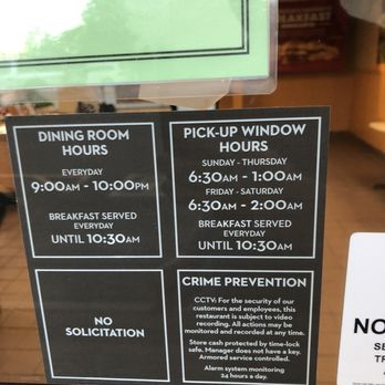 Wendy's - This sign, on the ENTER door, conflicts with the message on the other door regarding hours of business - Fast Food Near Me - Bellevue, Washington