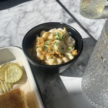 Broken Spirits Distillery - Mac and cheese - Distilleries Near Me - Long Beach, California